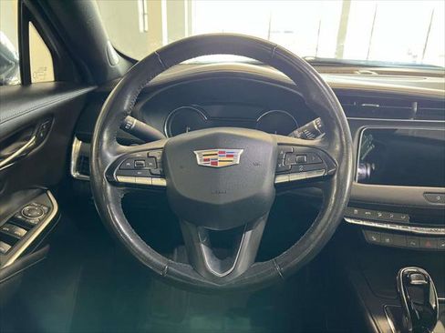 Used 2020 Cadillac XT4 Premium Luxury image 15