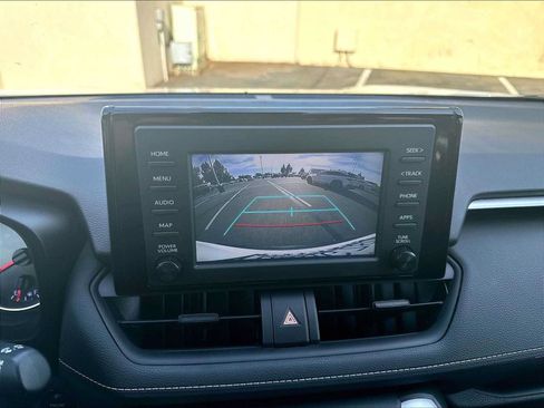 Used 2019 Toyota RAV4 XLE AWD/4WD image 22