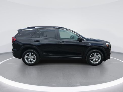 Used 2023 GMC Terrain SLE w/ Driver Convenience Package FWD image 2