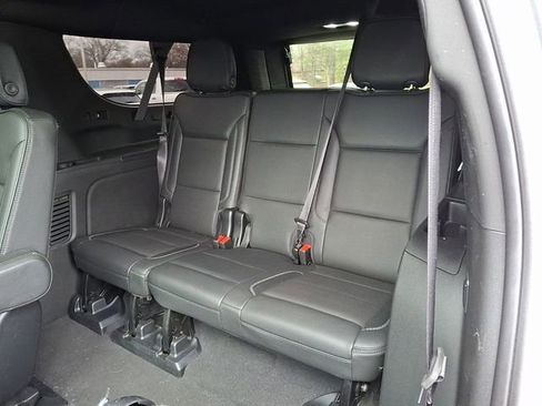 Used 2023 GMC Yukon XL Denali image 14