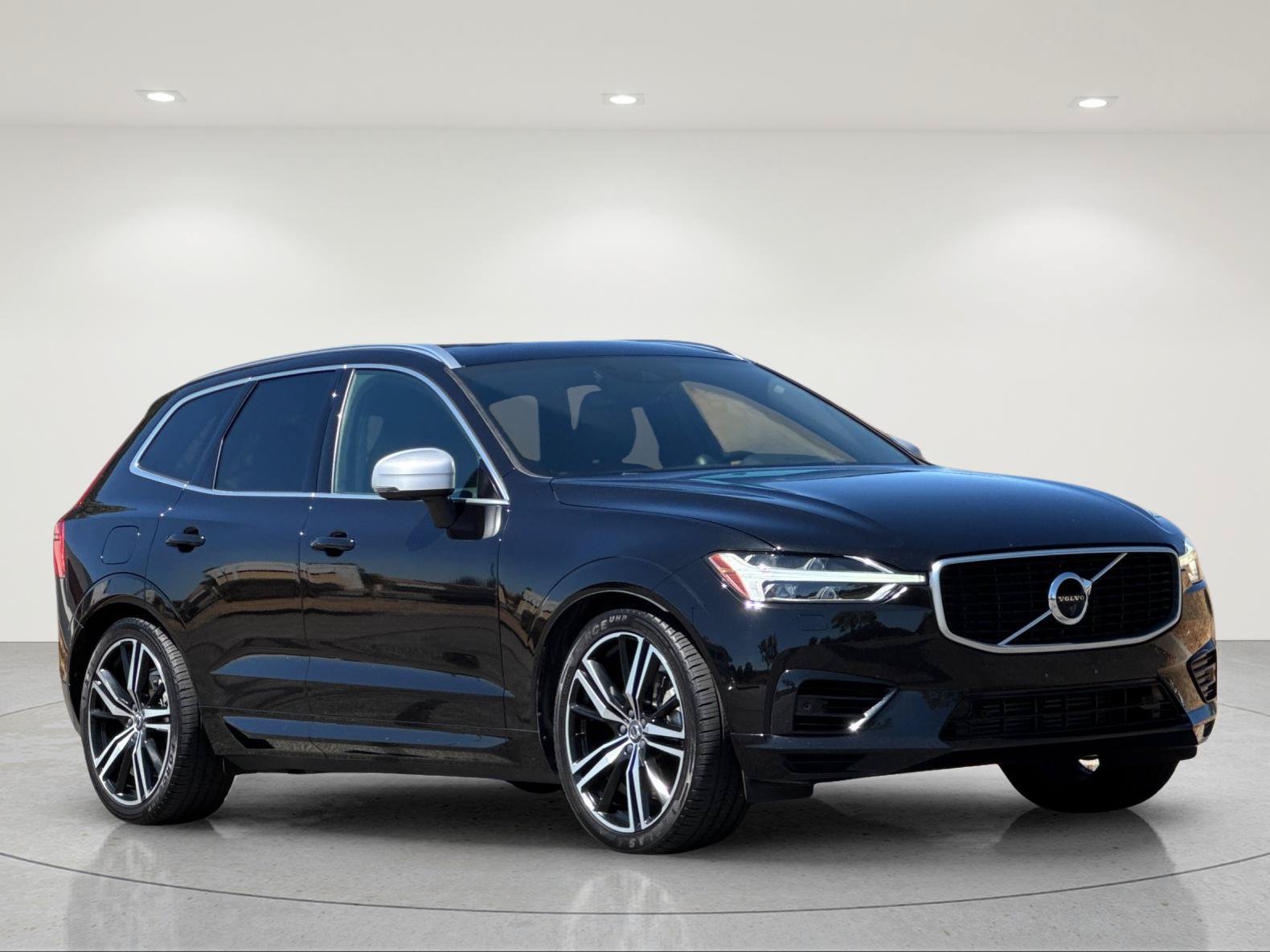 Used 2019 Volvo XC60 T8 R-Design w/ Advanced Package AWD/4WD image 8