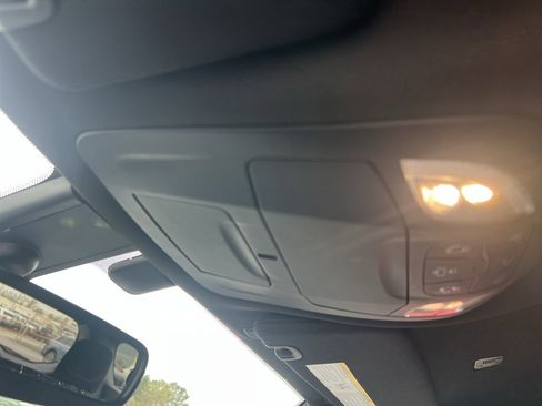 Used 2019 Chrysler Pacifica Touring Plus w/ S Appearance Package image 17