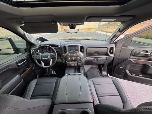 Used 2023 GMC Sierra 3500 Denali w/ Denali Black Diamond Edition image 27