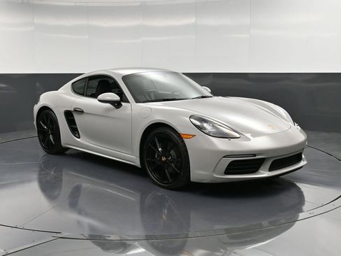 Used 2024 Porsche 718 Cayman image 10