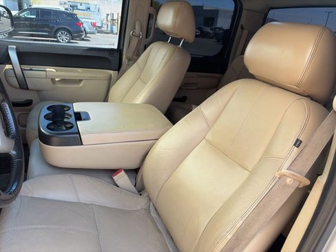 Used 2011 Chevrolet Silverado 1500 LT w/ All-Star Edition AWD/4WD image 12
