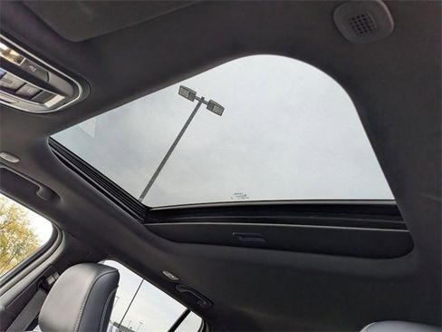 New 2025 Jeep Grand Cherokee Altitude image 14