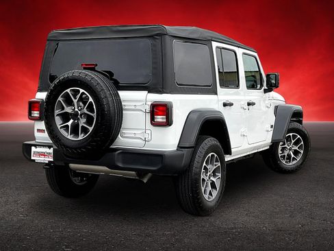 Used 2025 Jeep Wrangler Unlimited Sport AWD/4WD image 5