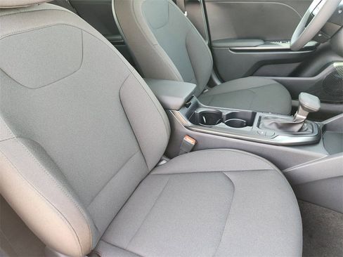 New 2026 Kia K4 LXS image 10