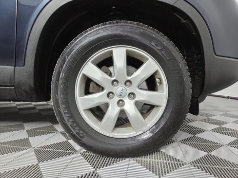 Used 2012 Kia Sorento LX w/ Convenience Pkg FWD image 9