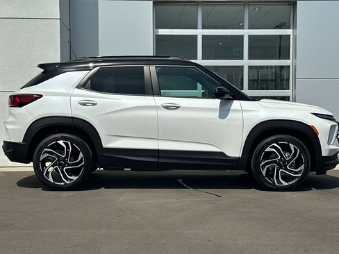 New 2026 Chevrolet TrailBlazer RS w/ Convenience Package FWD image 3