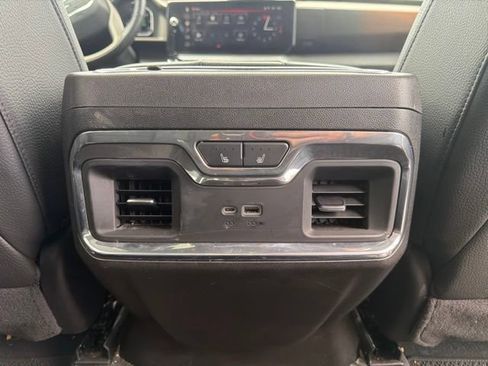 Used 2024 GMC Sierra 1500 Denali w/ Technology Package AWD/4WD image 17
