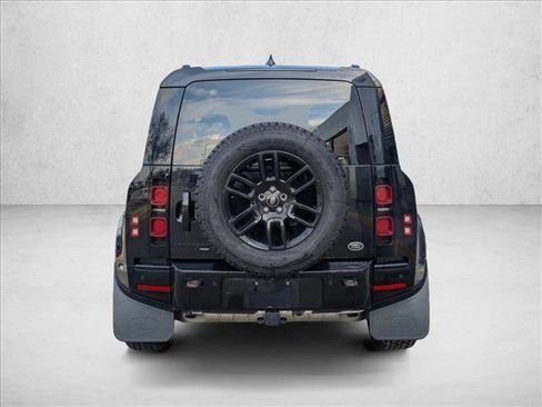 Used 2022 Land Rover Defender 90 X-Dynamic S image 7