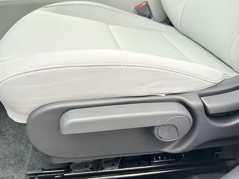 Certified 2025 Hyundai Kona SE AWD/4WD image 37