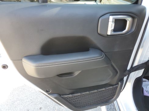 Used 2021 Jeep Wrangler Unlimited Sahara w/ Safety Group image 14