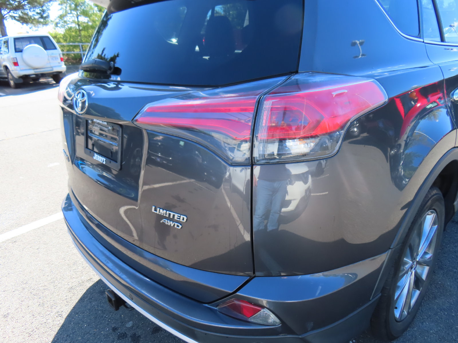 Used 2016 Toyota RAV4 Limited w/ Advanced Technology Package AWD/4WD image 11