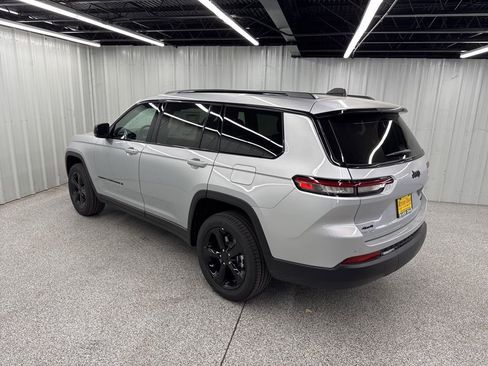 New 2025 Jeep Grand Cherokee L Limited w/ Black Appearance Package image 4