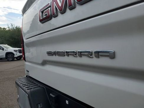 Used 2025 GMC Sierra 1500 SLT w/ SLT Premium Plus Package AWD/4WD image 7