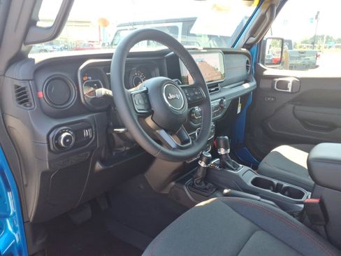 New 2026 Jeep Wrangler Unlimited Rubicon AWD/4WD image 11