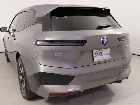 Used 2023 BMW iX xDrive50 w/ Premium Package image 12