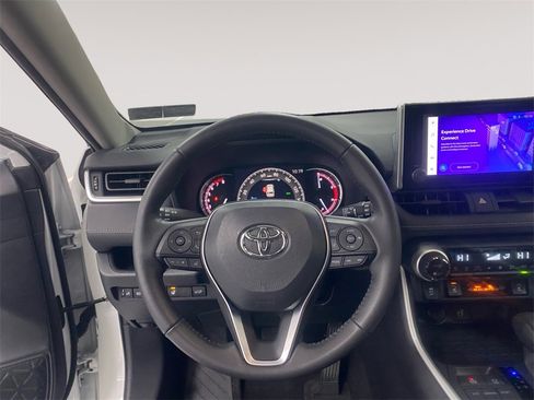 Used 2023 Toyota RAV4 XLE image 12