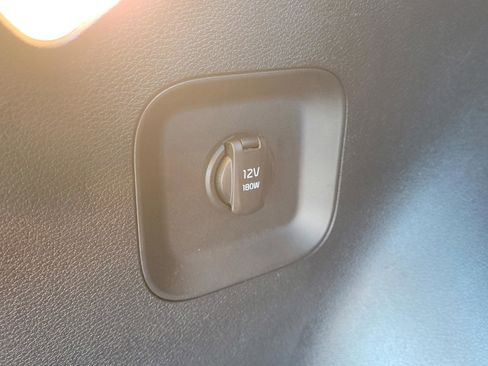 Used 2023 Kia Sportage LX image 5