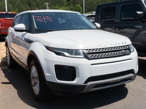 Used 2019 Land Rover Range Rover Evoque SE image 3