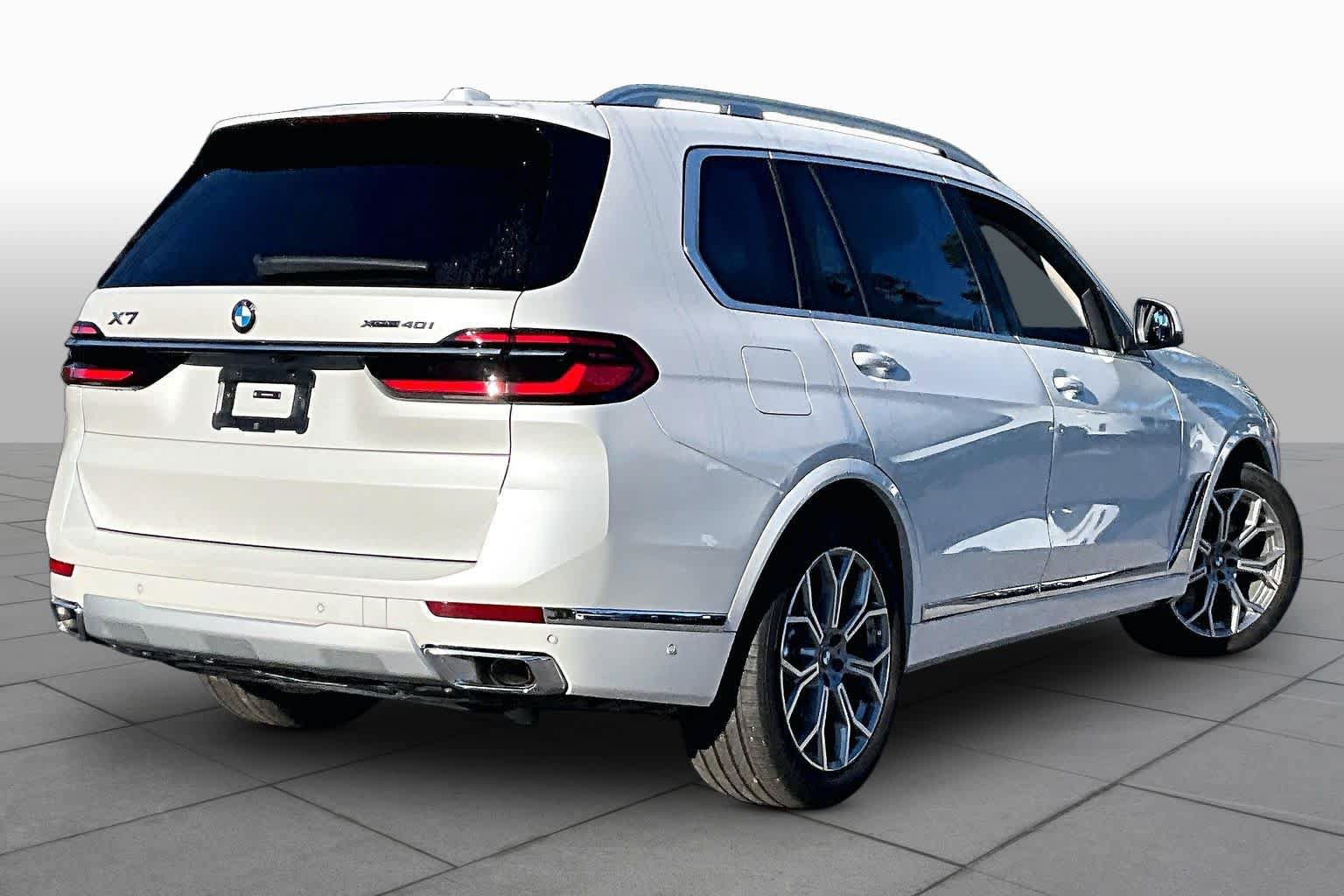 Used 2025 BMW X7 xDrive40i w/ Premium Package AWD/4WD image 13