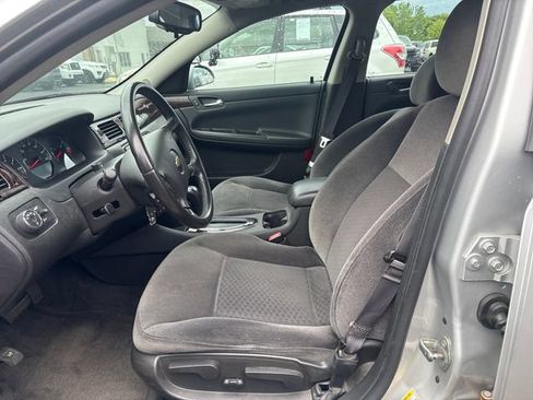 Used 2013 Chevrolet Impala LT w/ LT Sunroof Package FWD image 10