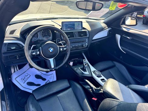 Used 2016 BMW M235i Convertible image 22