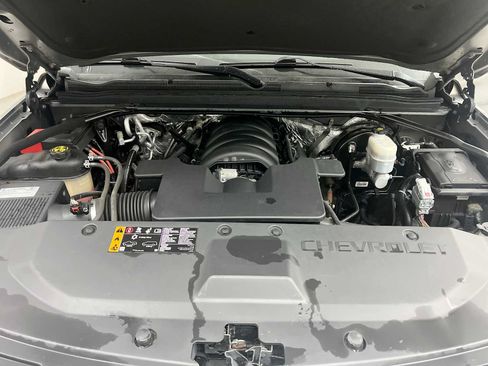 Used 2018 Chevrolet Suburban LT w/ LT Signature Package AWD/4WD image 24