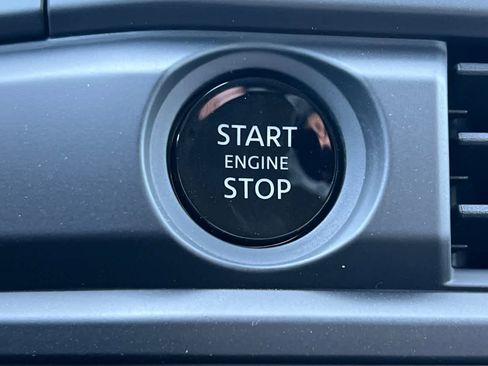 New 2025 Nissan Pathfinder S image 27