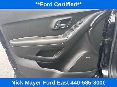 Used 2016 Chevrolet Trax LTZ w/ Midnight Edition AWD/4WD image 12