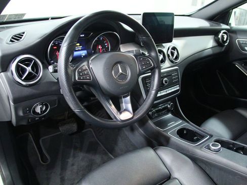 Certified 2019 Mercedes-Benz GLA 250 4MATIC image 5