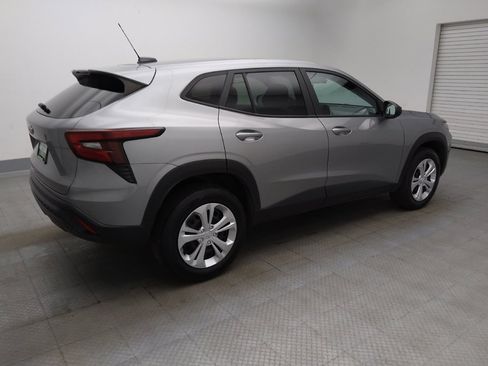 Used 2025 Chevrolet Trax LS FWD image 10