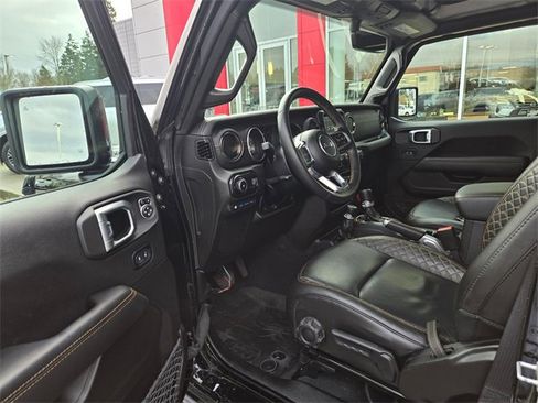 Used 2023 Jeep Wrangler Unlimited Sahara image 19