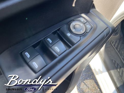 Used 2021 Chevrolet Silverado 1500 Custom image 8