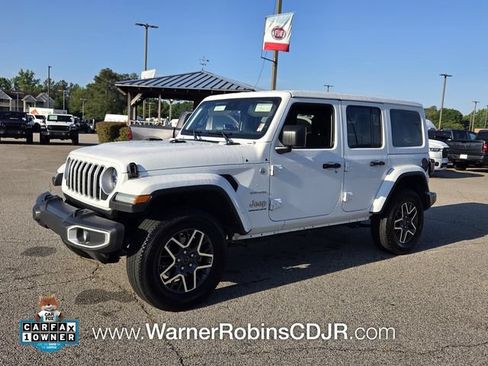 Used 2024 Jeep Wrangler Unlimited Sahara AWD/4WD image 3