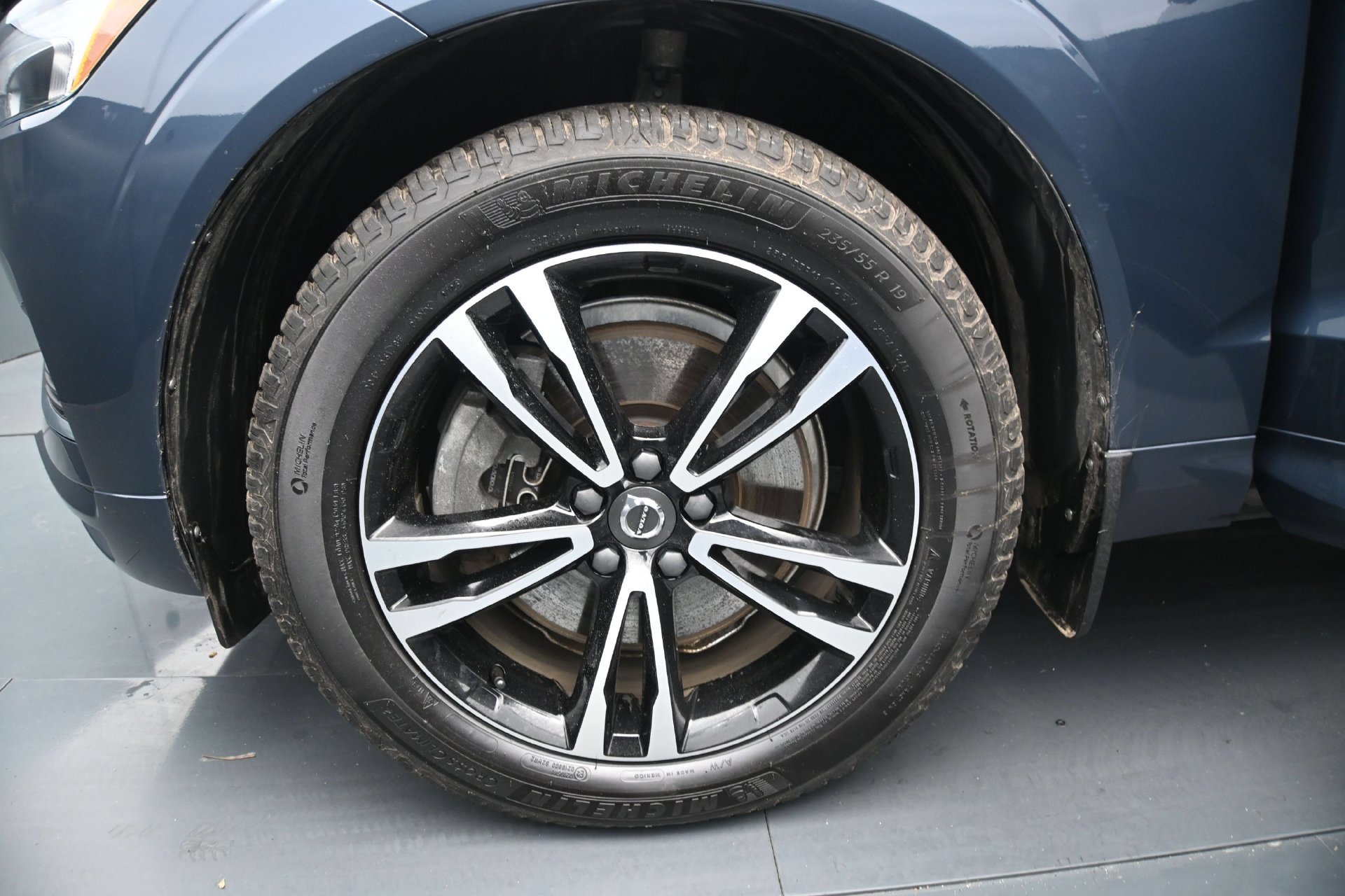Used 2018 Volvo XC60 T8 Momentum AWD/4WD image 28