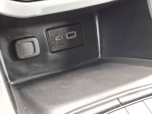 Certified 2023 GMC Acadia SLE w/ Driver Convenience Package image 29