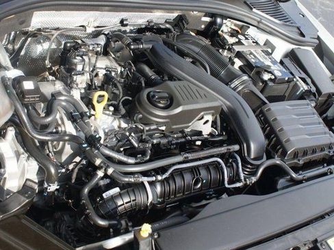 Used 2023 Volkswagen Jetta SE w/ Panoramic Sunroof Package image 28