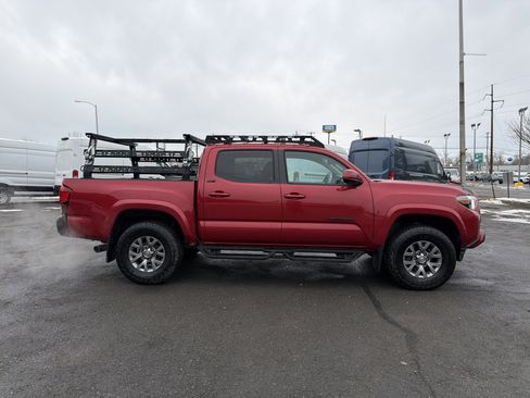 Used 2019 Toyota Tacoma SR5 image 4