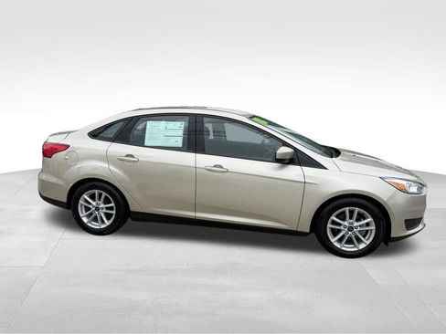 Used 2018 Ford Focus SE image 12