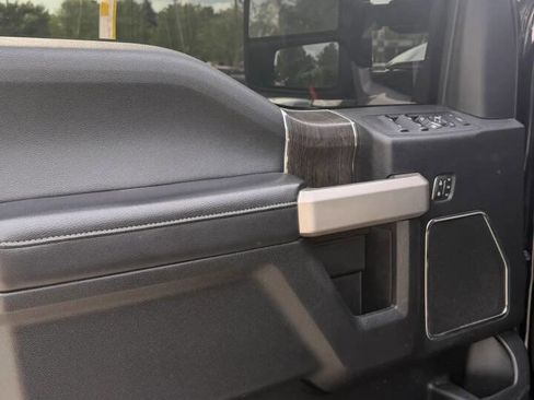 Used 2021 Ford F250 Lariat image 13