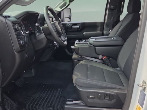 Certified 2025 Chevrolet Silverado 2500 Custom w/ Custom Value Package AWD/4WD image 9