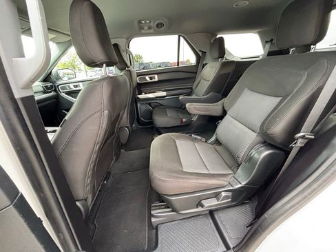 Used 2022 Ford Explorer XLT AWD/4WD image 12