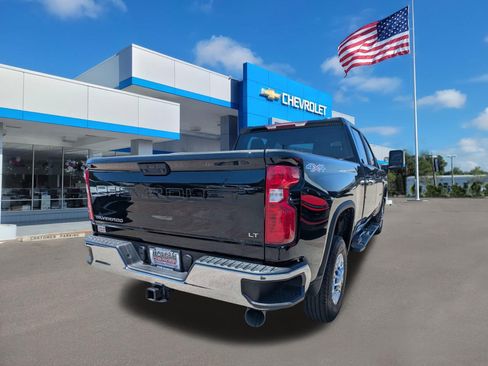 Used 2025 Chevrolet Silverado 2500 LT w/ Convenience Package AWD/4WD image 3