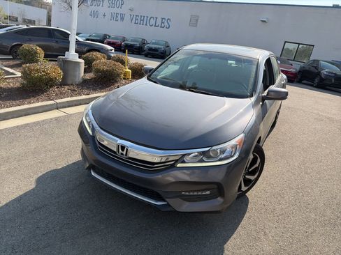Used 2017 Honda Accord EX-L image 3