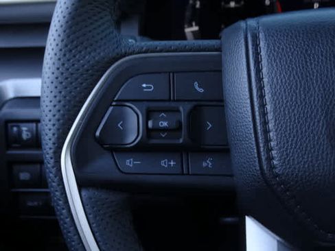 Used 2025 Toyota Tacoma TRD Sport image 37