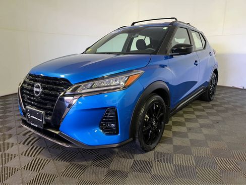 Used 2023 Nissan Kicks SR w/ Interior Electronics Package FWD image 3