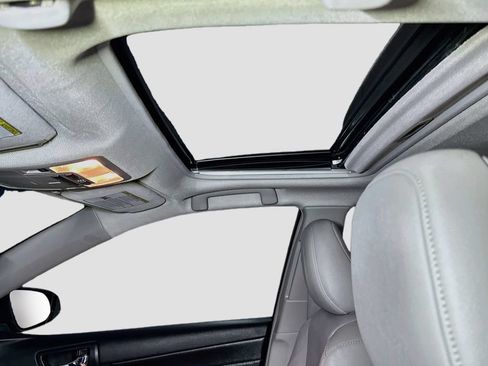 Used 2014 Toyota Camry XLE w/ Leather Package FWD image 28